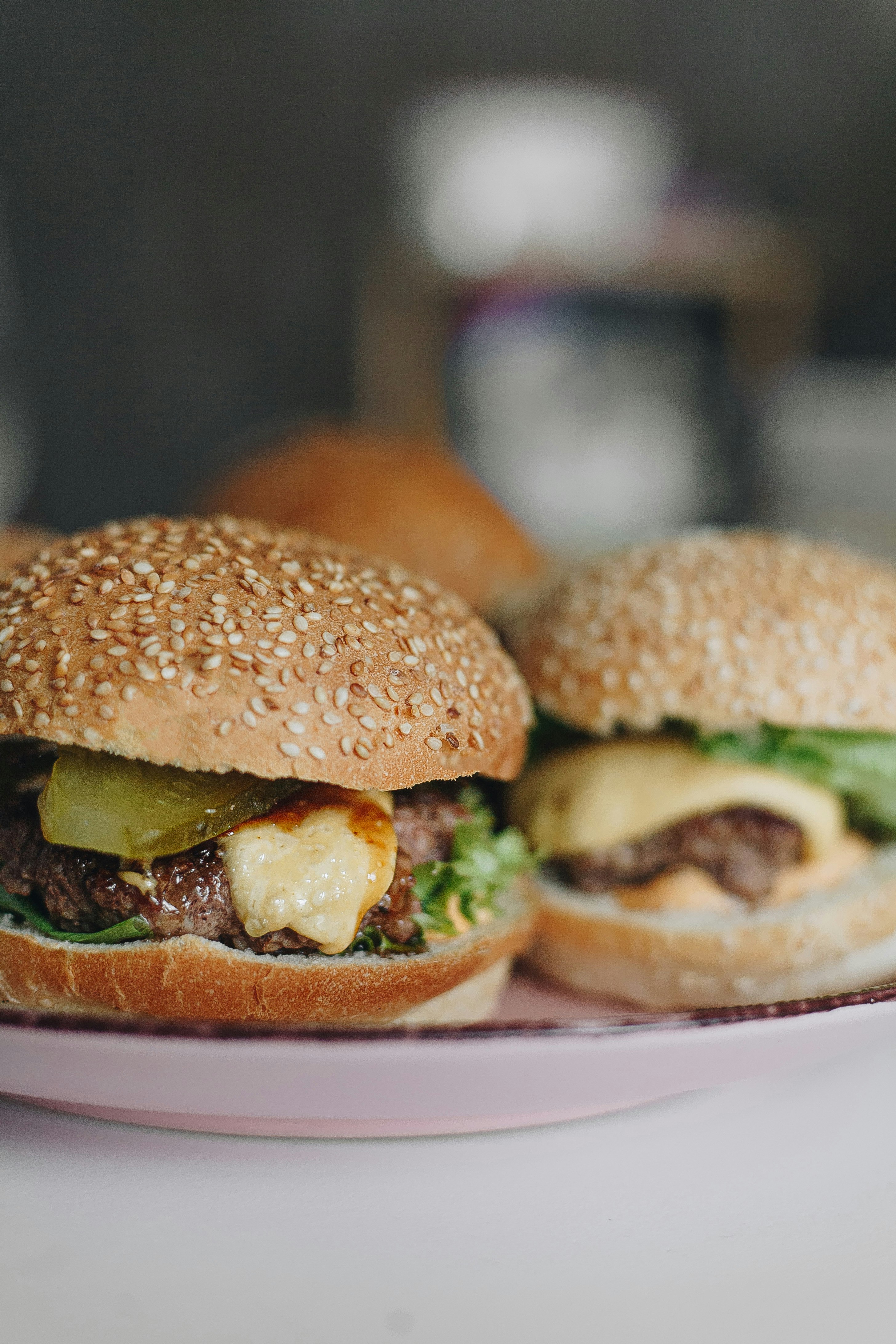 burger with lettuce and tomato